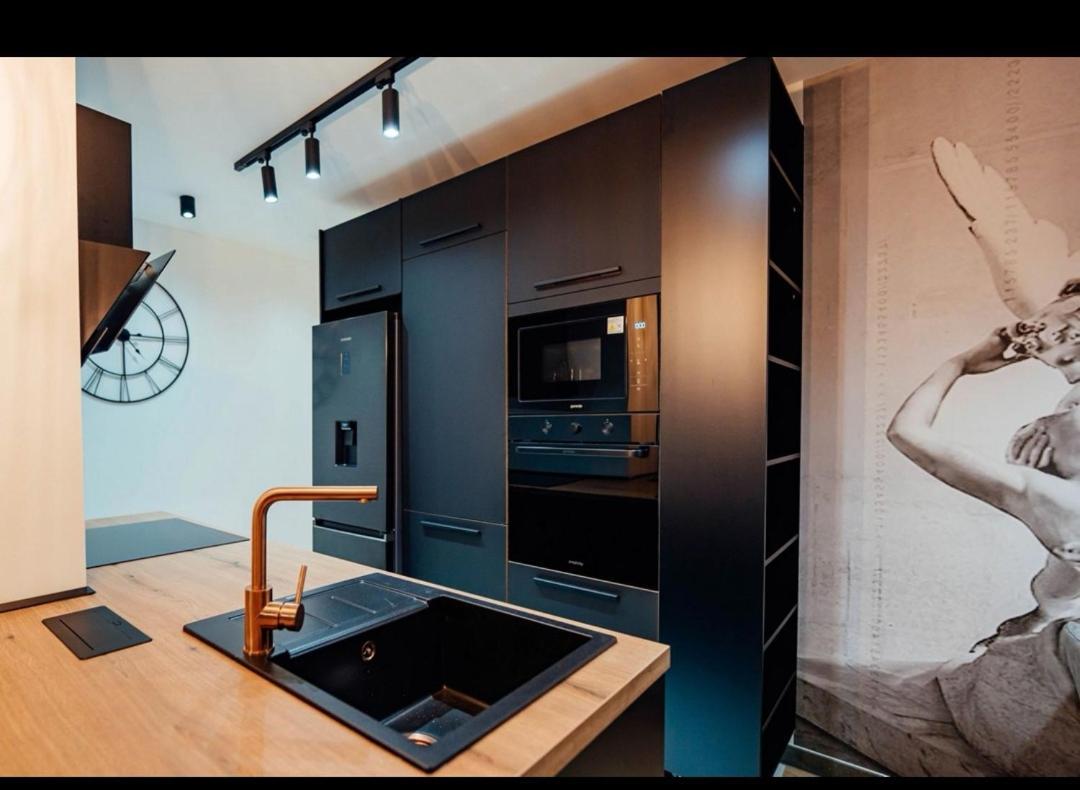 Black Queen Apartment Split Exterior foto